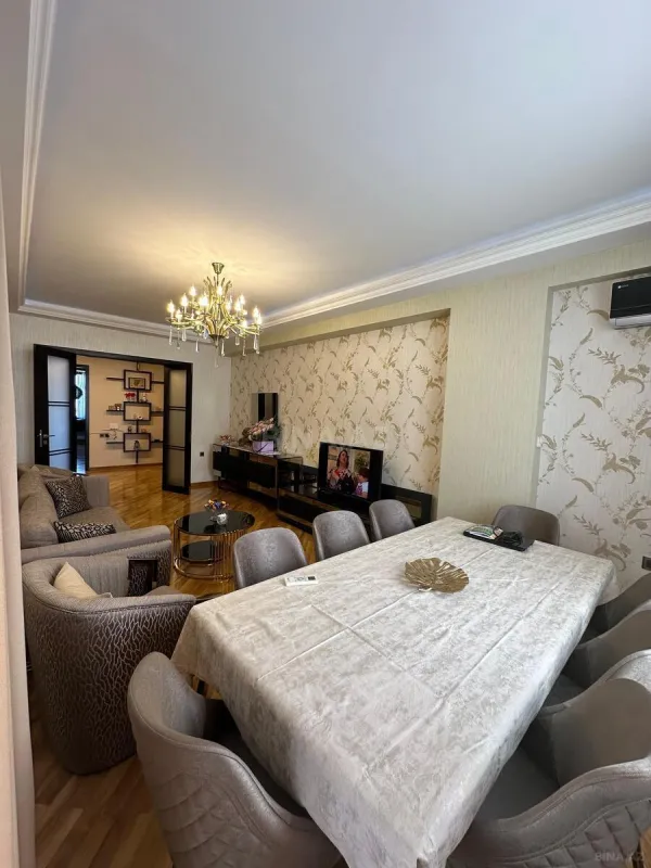 Satılır 3 otaqlı mənzil 110 m²