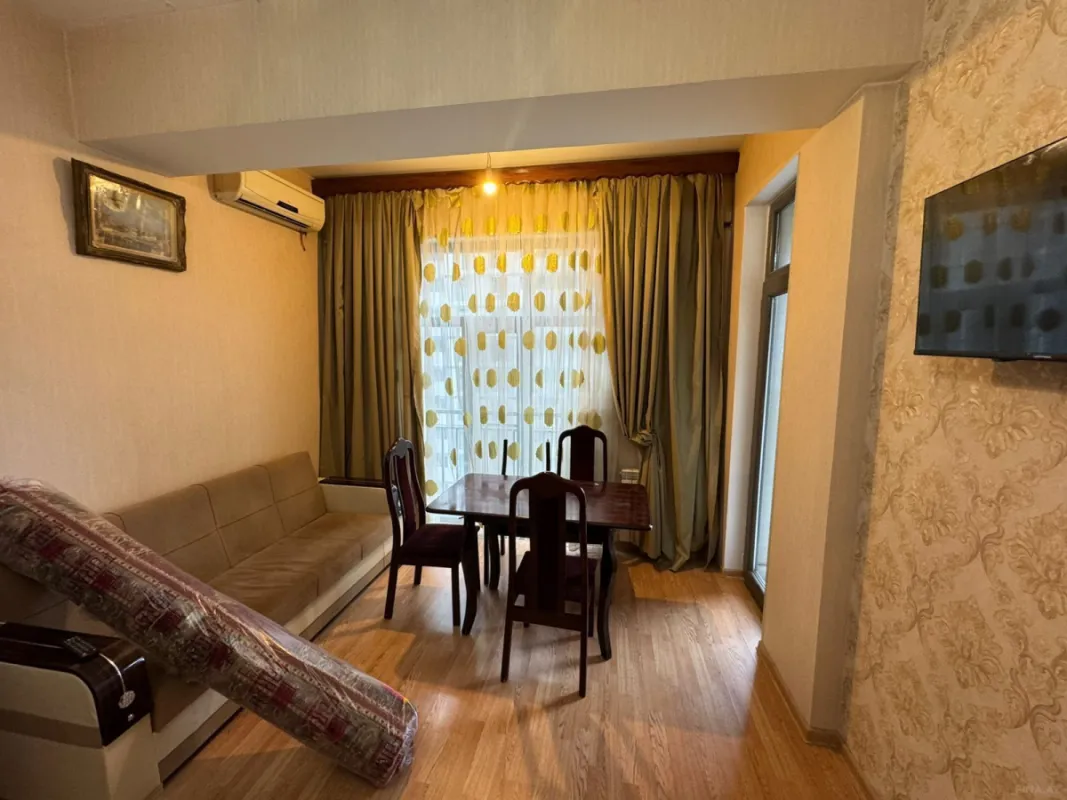 Kirayə verilir 2 otaqlı mənzil 50 m²