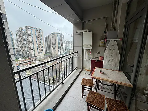 Kirayə verilir 2 otaqlı mənzil 50 m²