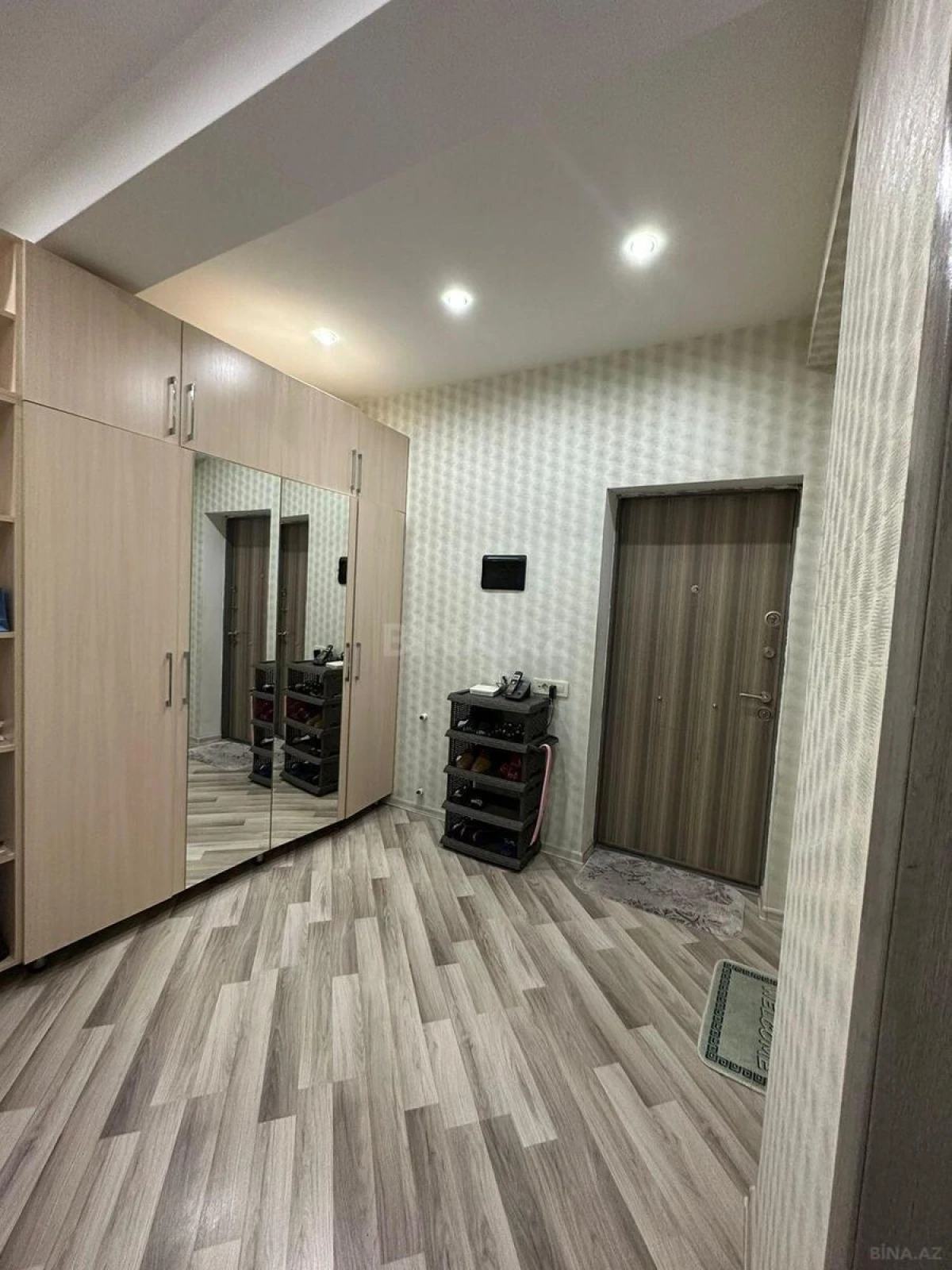Kirayə verilir 2 otaqlı mənzil 60 m²
