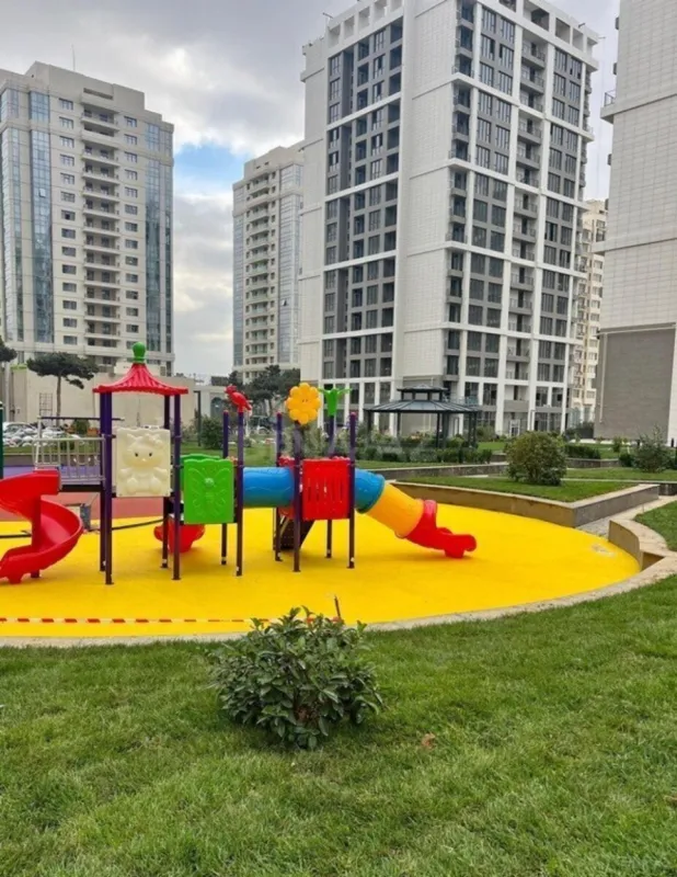 Satılır 2 otaqlı mənzil 117 m²