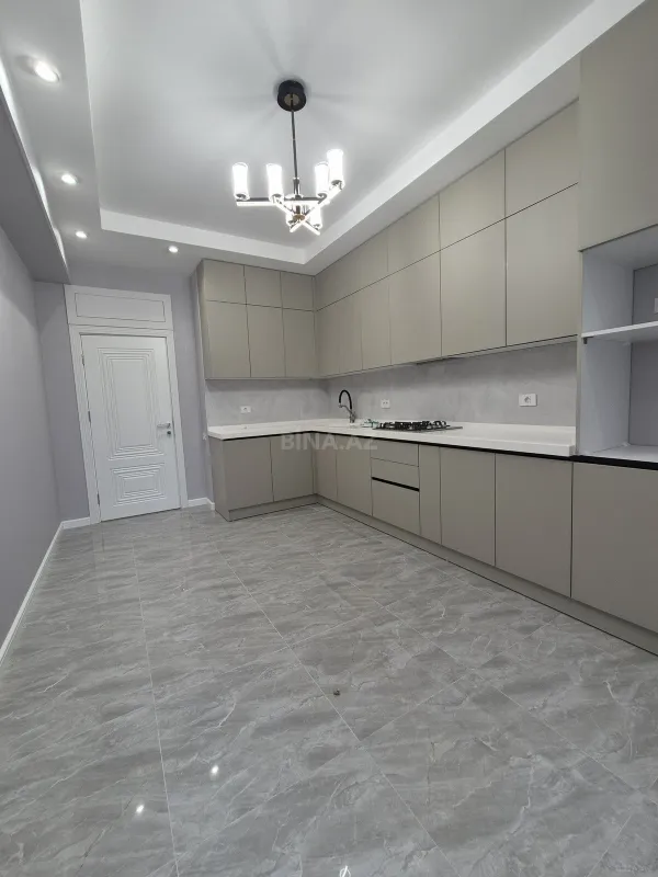 Satılır 3 otaqlı mənzil 135 m²