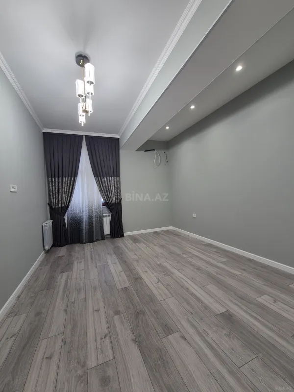 Satılır 3 otaqlı mənzil 135 m²