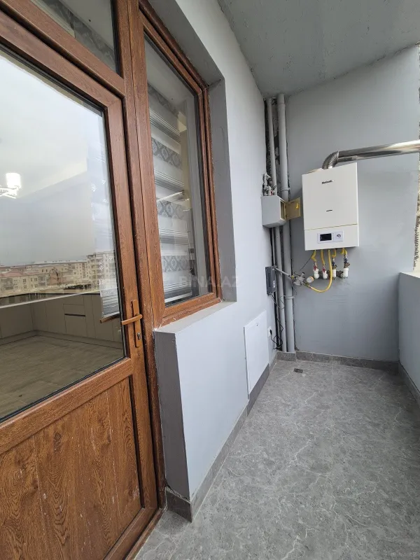 Satılır 3 otaqlı mənzil 135 m²