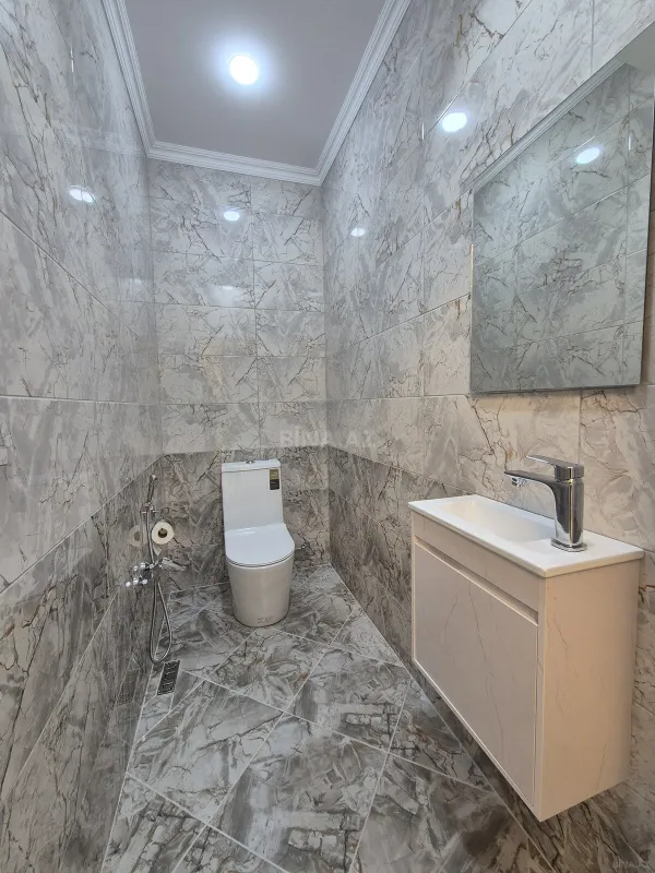 Satılır 3 otaqlı mənzil 135 m²