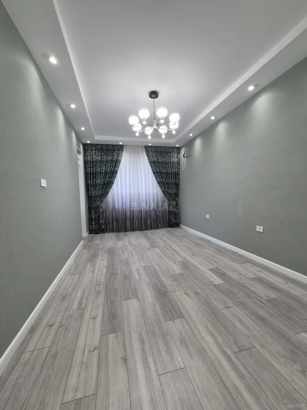 Satılır 3 otaqlı mənzil 135 m²
