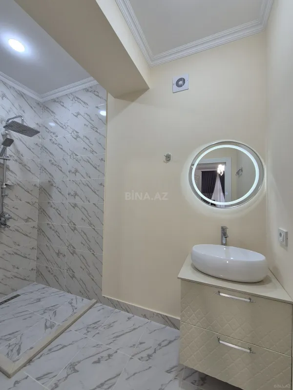 Satılır 3 otaqlı mənzil 135 m²