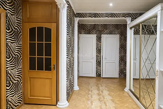 Satılır 4 otaqlı mənzil 110 m²