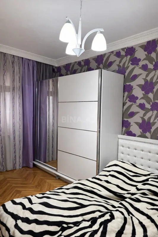 Satılır 4 otaqlı mənzil 110 m²