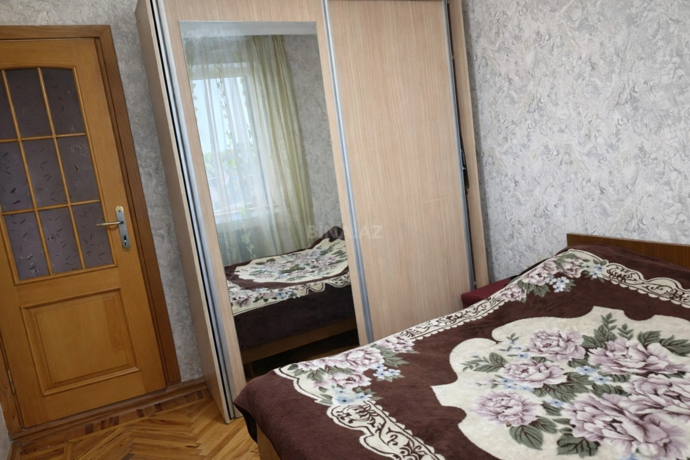 Satılır 4 otaqlı mənzil 110 m²