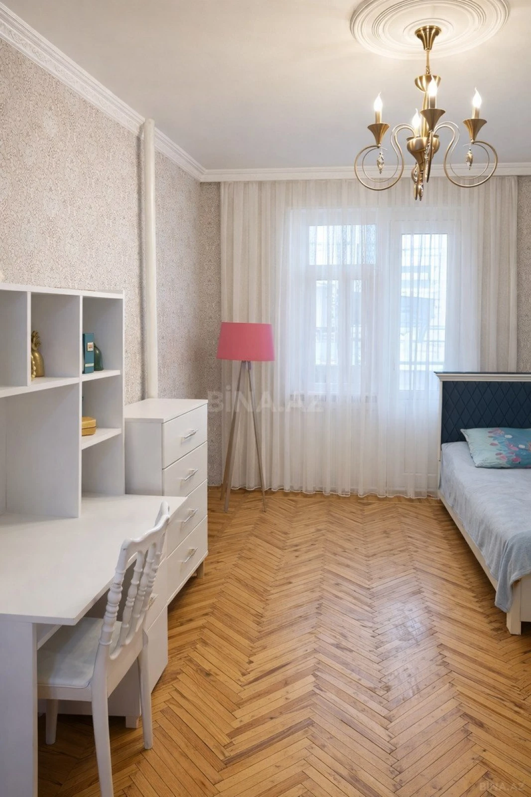 Satılır 4 otaqlı mənzil 110 m²