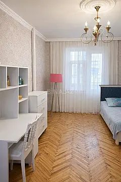 Satılır 4 otaqlı mənzil 110 m²