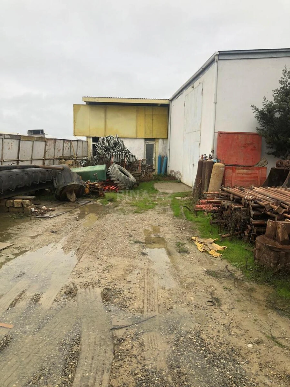 Satılır obyekt 500 m²