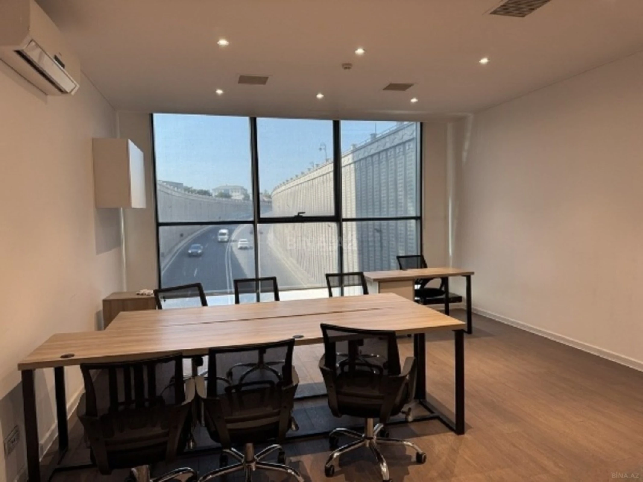 Kirayə verilir 4 otaqlı ofis 200 m²