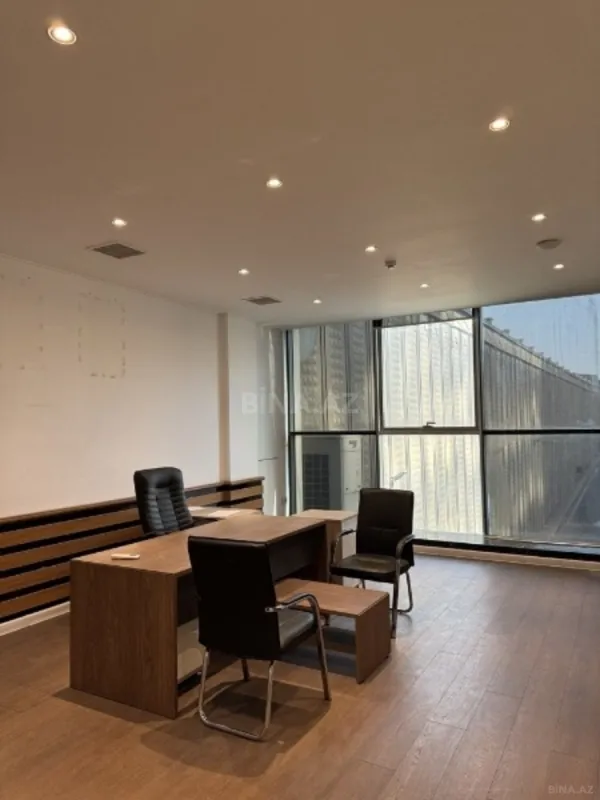 Kirayə verilir 4 otaqlı ofis 200 m²
