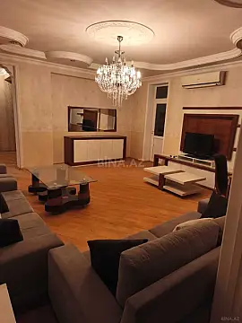 Kirayə verilir 3 otaqlı mənzil 150 m²