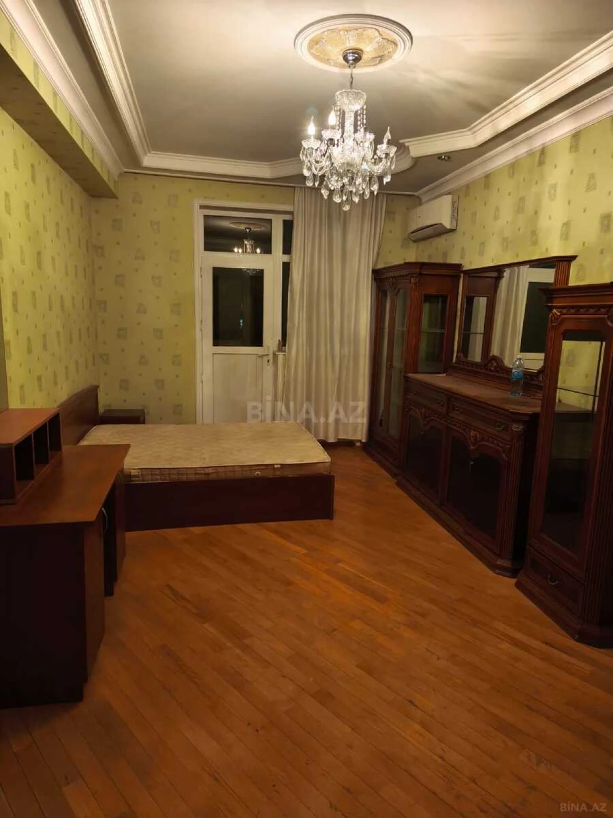 Kirayə verilir 3 otaqlı mənzil 150 m²