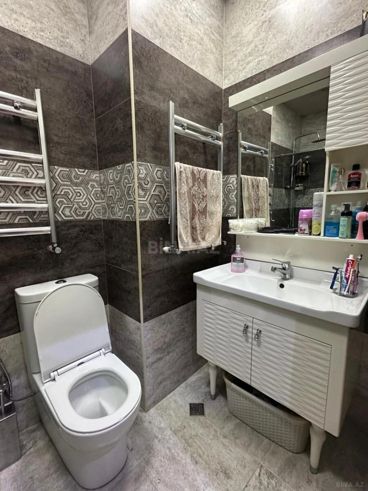 Satılır 2 otaqlı mənzil 57 m²
