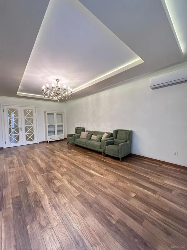 Satılır 3 otaqlı mənzil 138 m²