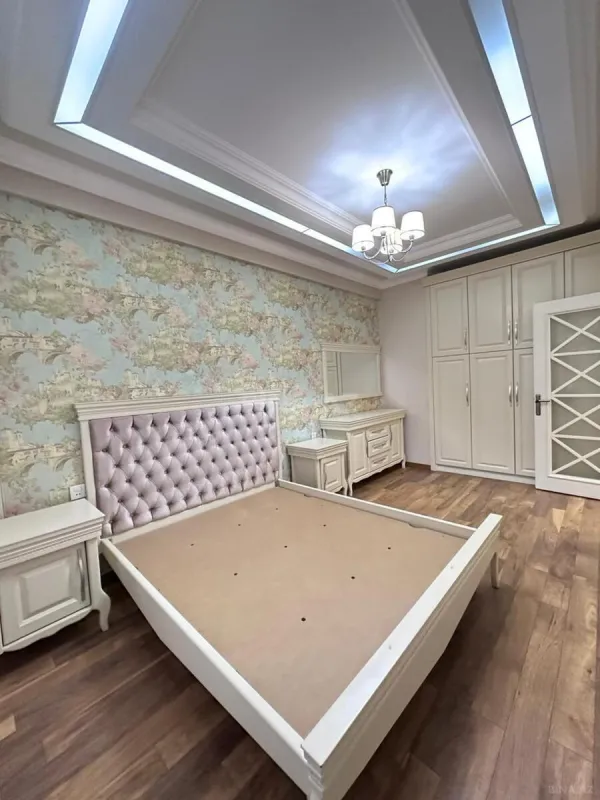 Satılır 3 otaqlı mənzil 138 m²