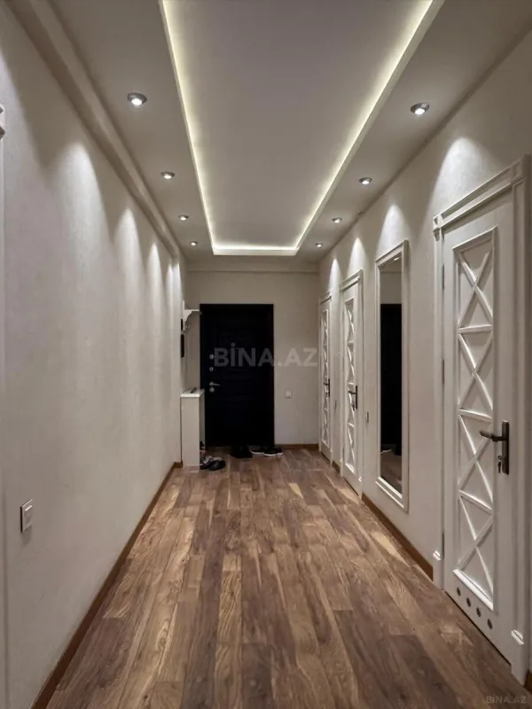 Satılır 3 otaqlı mənzil 138 m²
