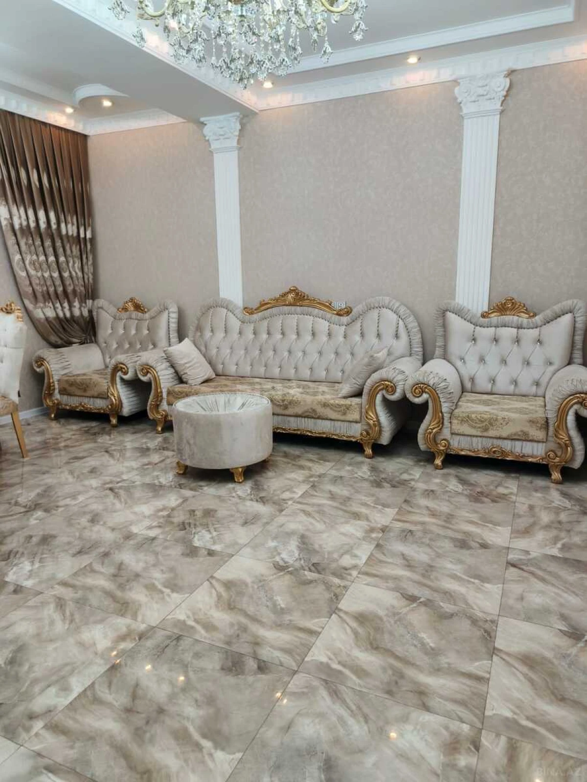 Satılır 4 otaqlı mənzil 147 m²