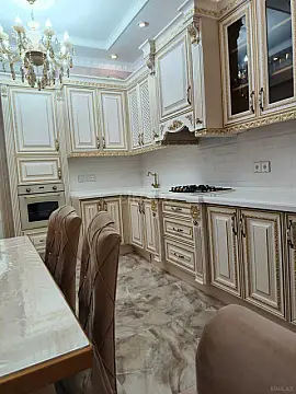 Satılır 4 otaqlı mənzil 147 m²