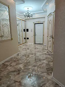 Satılır 4 otaqlı mənzil 147 m²