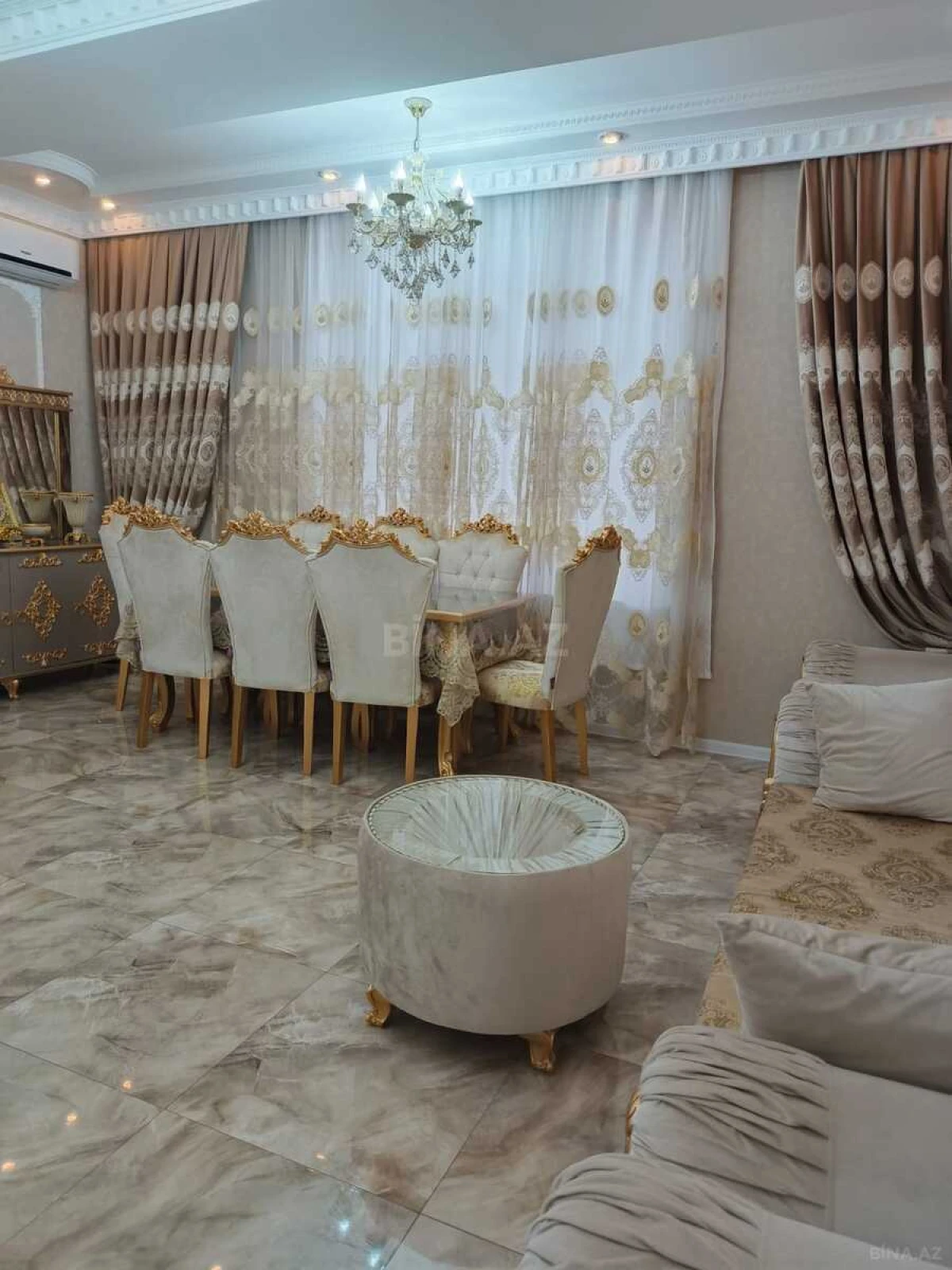 Satılır 4 otaqlı mənzil 147 m²