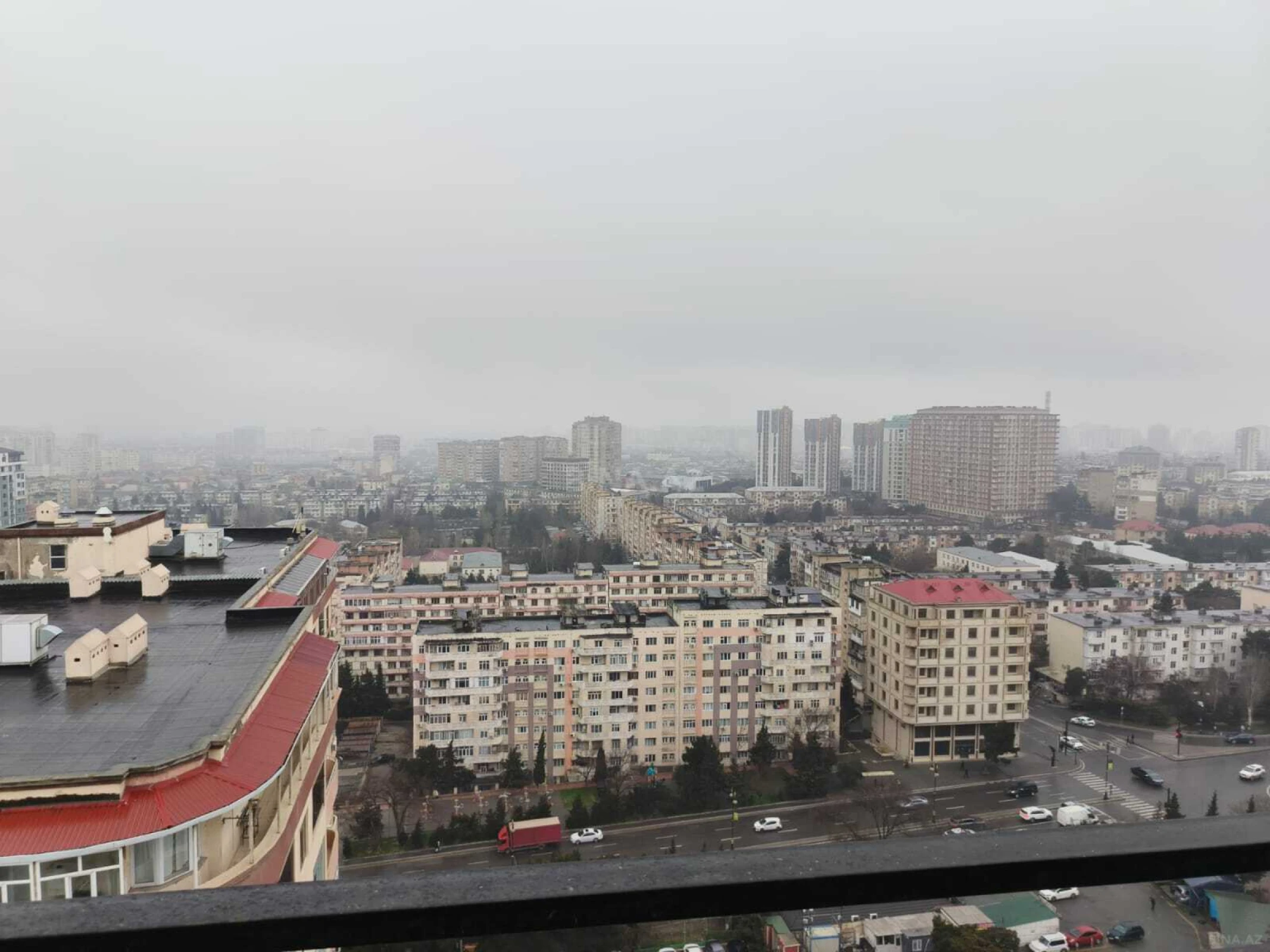 Satılır 4 otaqlı mənzil 147 m²