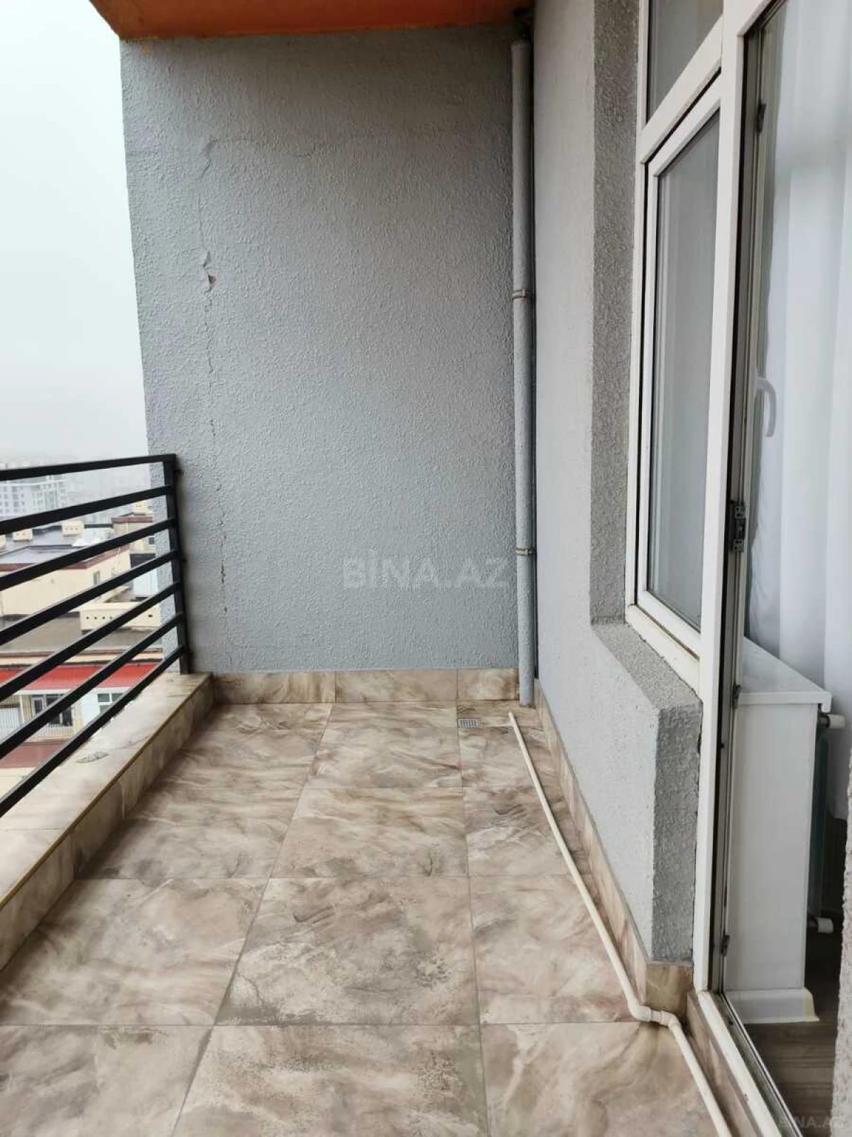 Satılır 4 otaqlı mənzil 147 m²
