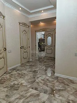 Satılır 4 otaqlı mənzil 147 m² — Bakı, Memar Əcəmi yanı 4 otaq 147.00 m²