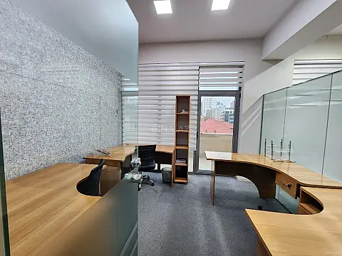Kirayə verilir 7 otaqlı ofis 285 m²