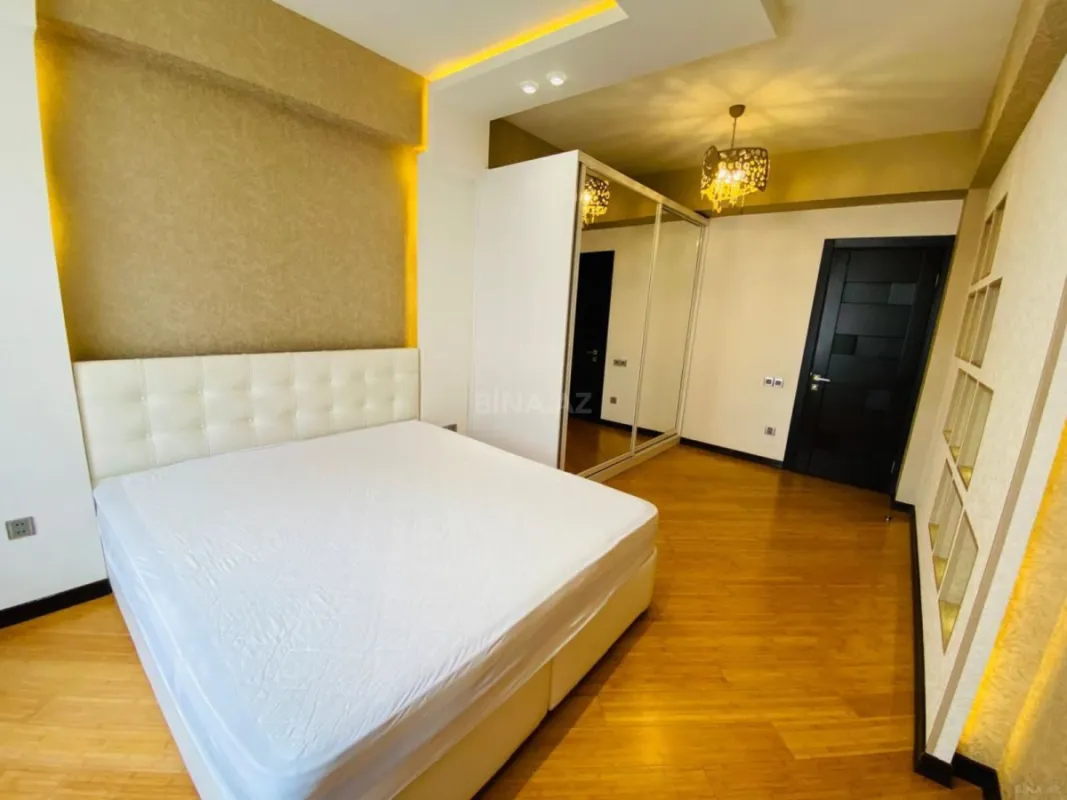 Satılır 3 otaqlı mənzil 115 m²