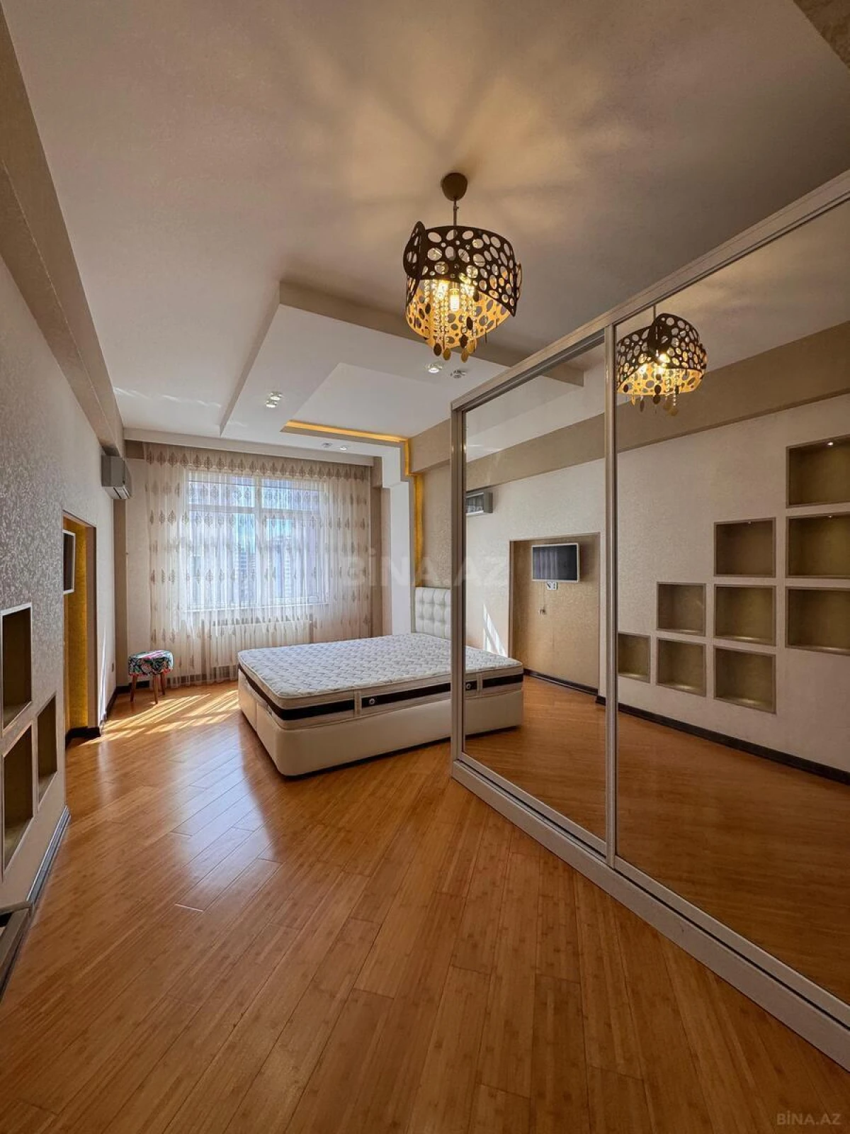 Satılır 3 otaqlı mənzil 115 m²