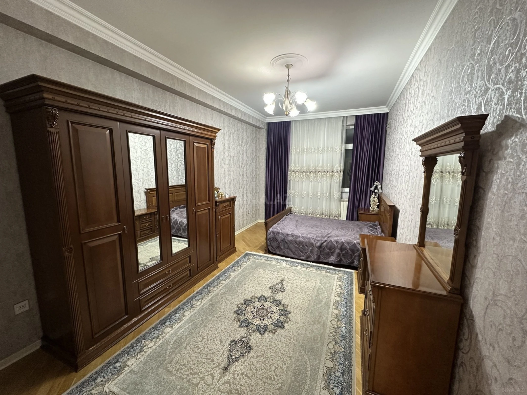 Kirayə verilir 3 otaqlı mənzil 172 m²