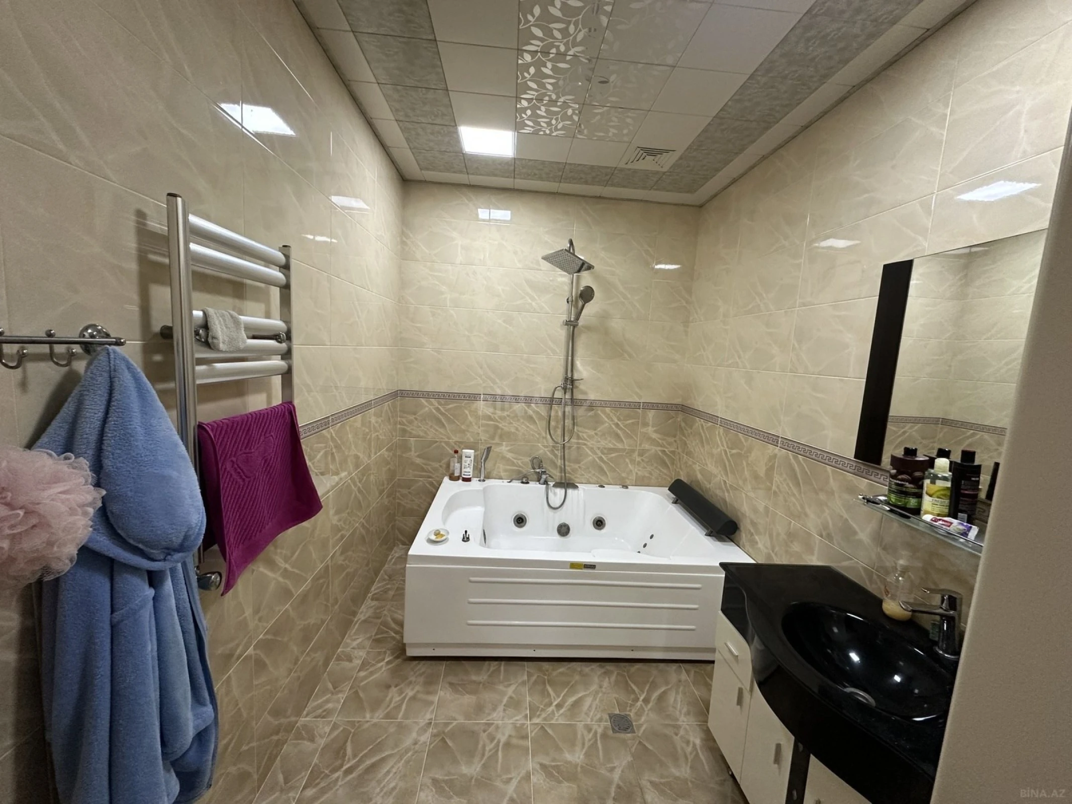 Kirayə verilir 3 otaqlı mənzil 172 m²