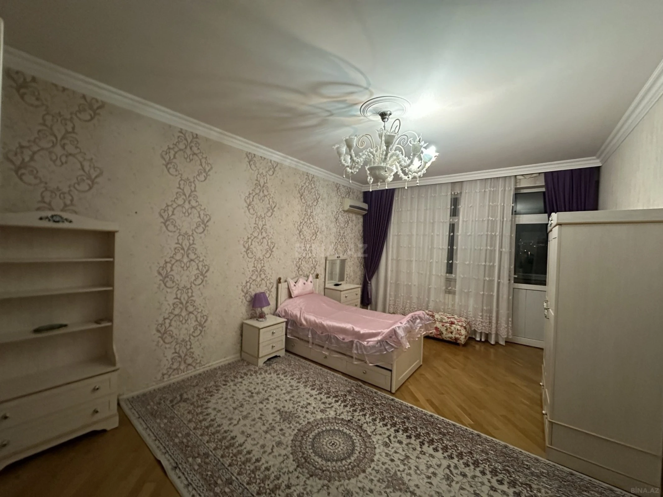 Kirayə verilir 3 otaqlı mənzil 172 m²