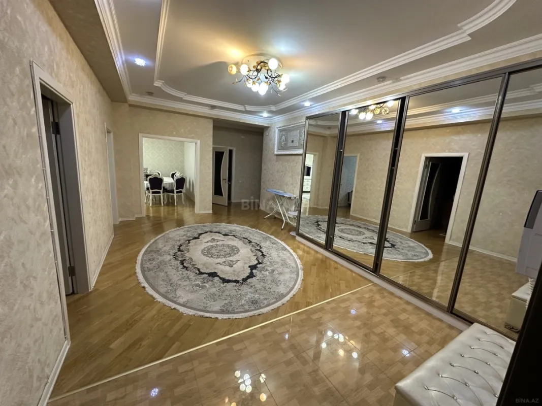 Kirayə verilir 3 otaqlı mənzil 172 m²