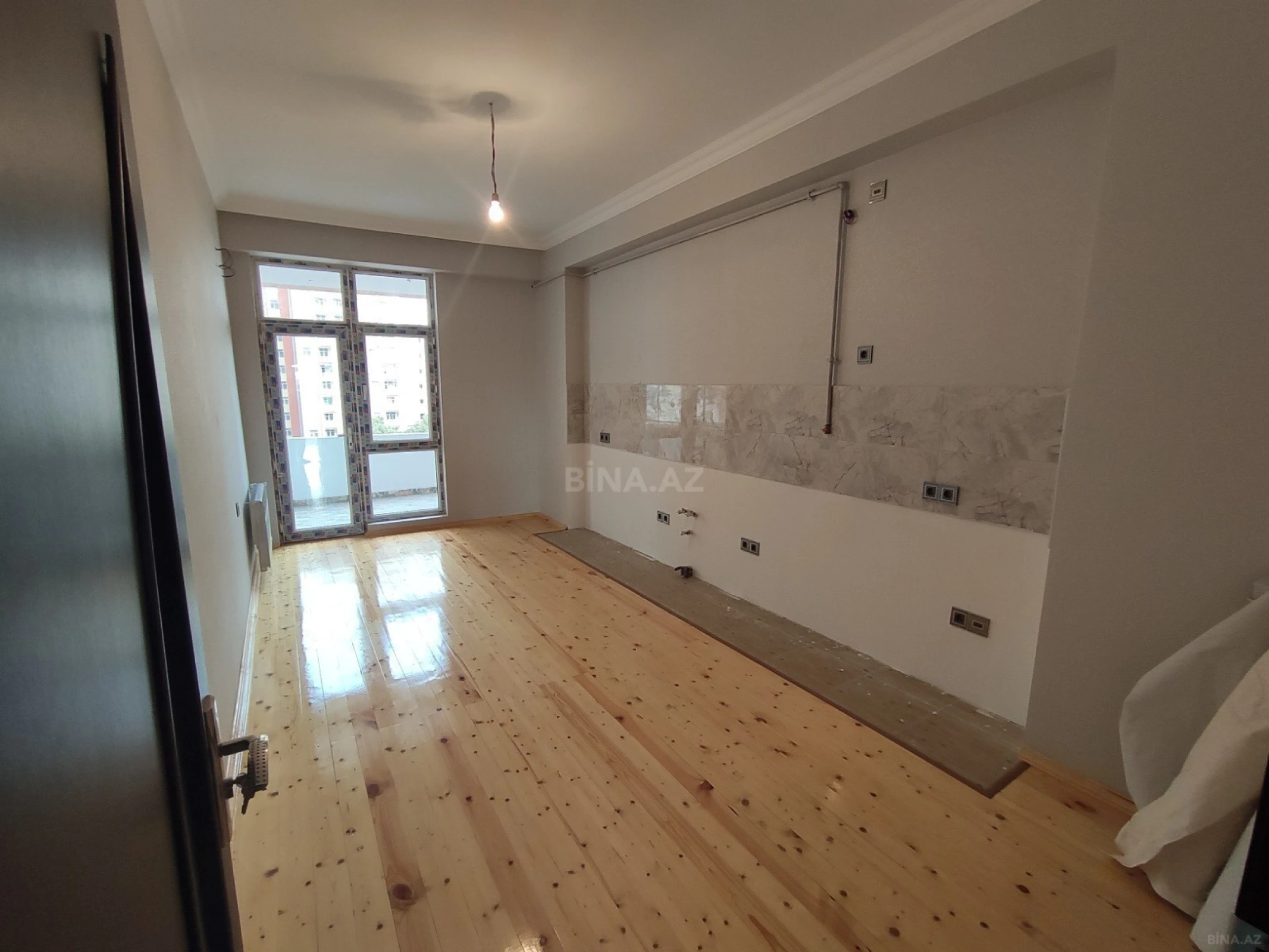 Satılır 3 otaqlı mənzil 115 m²
