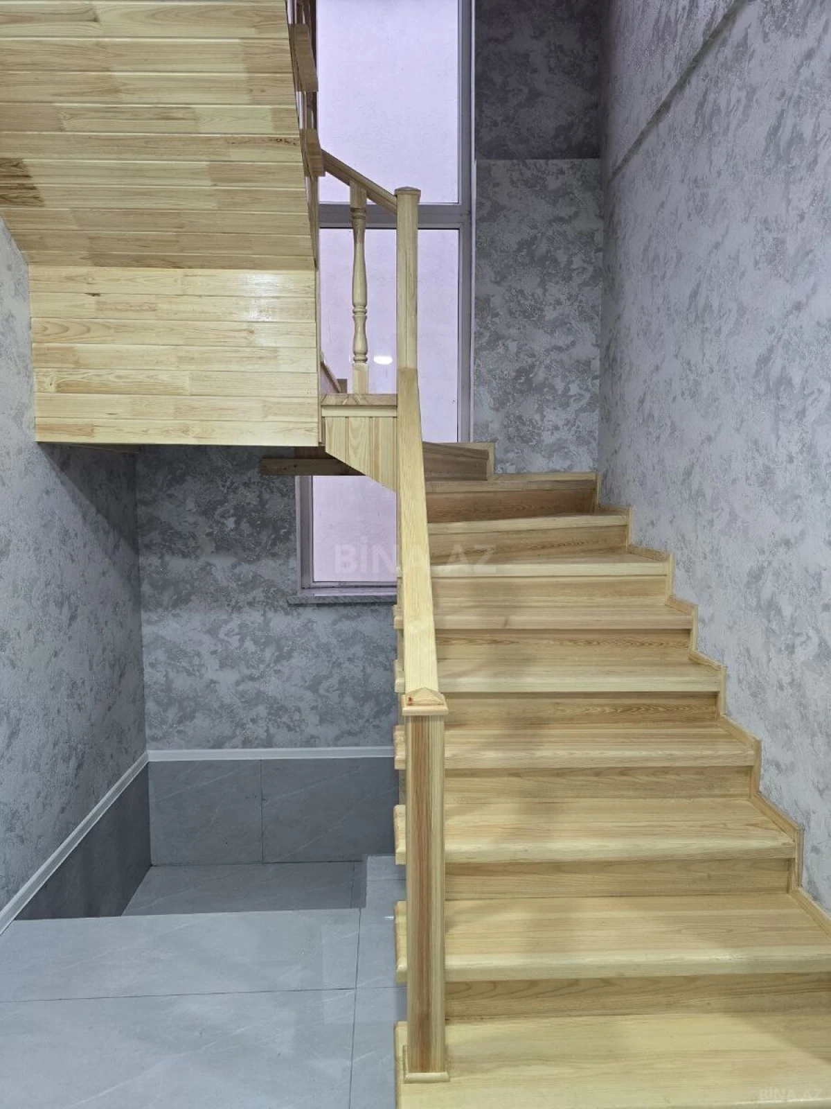 Satılır 5 otaqlı həyət evi 140 m²