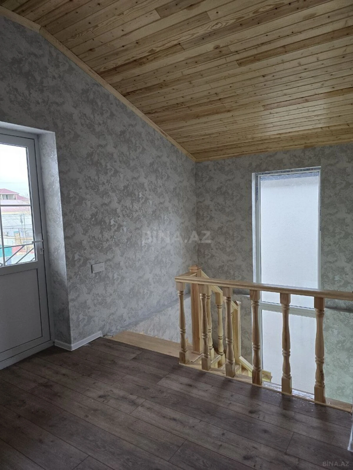 Satılır 5 otaqlı həyət evi 140 m²