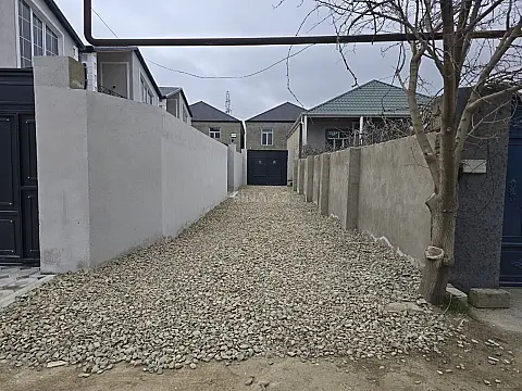 Satılır 5 otaqlı həyət evi 140 m²