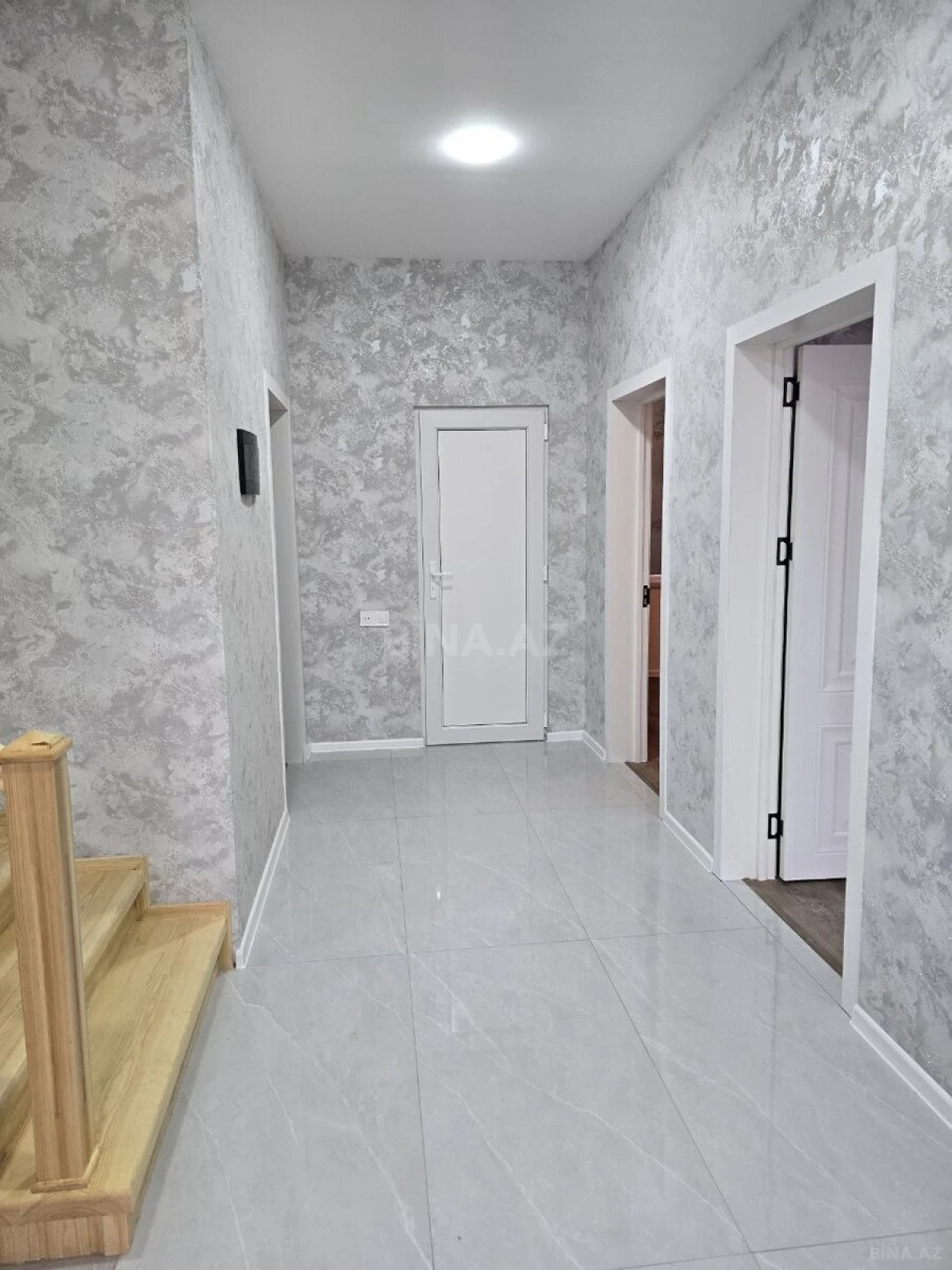 Satılır 5 otaqlı həyət evi 140 m²