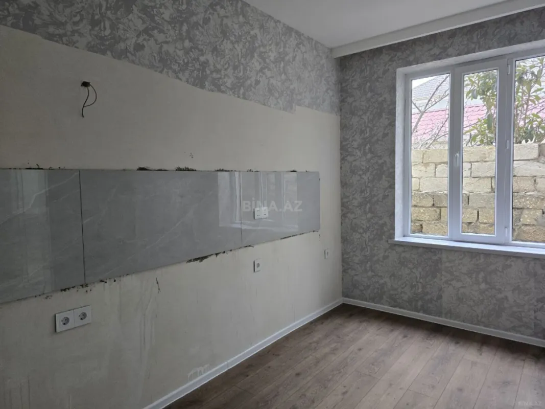 Satılır 5 otaqlı həyət evi 140 m²