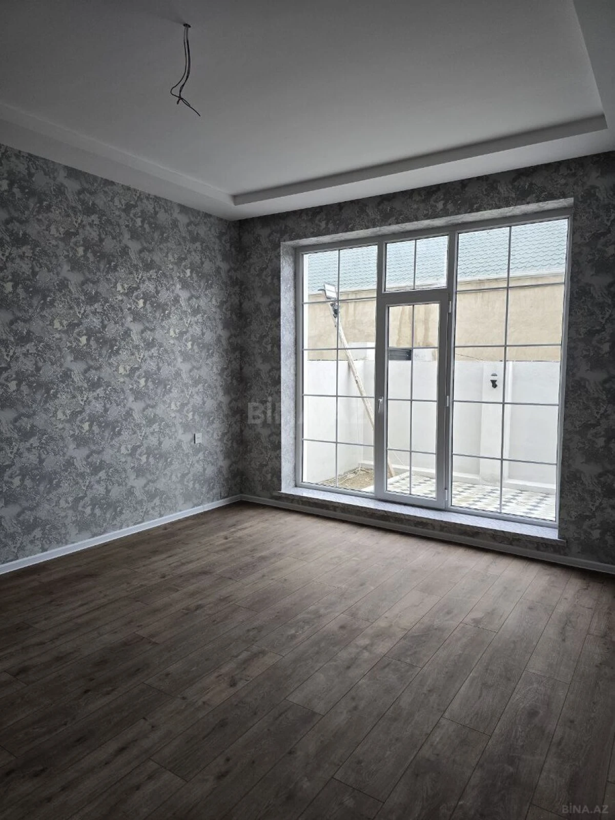 Satılır 5 otaqlı həyət evi 140 m²