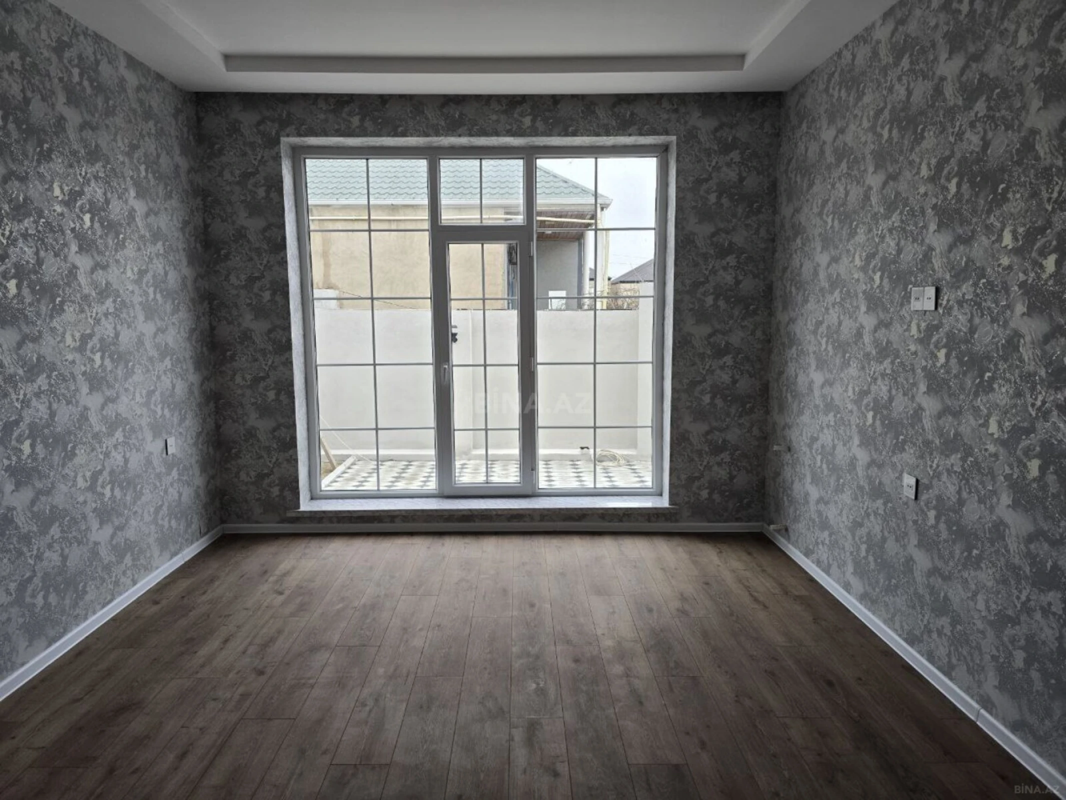 Satılır 5 otaqlı həyət evi 140 m²