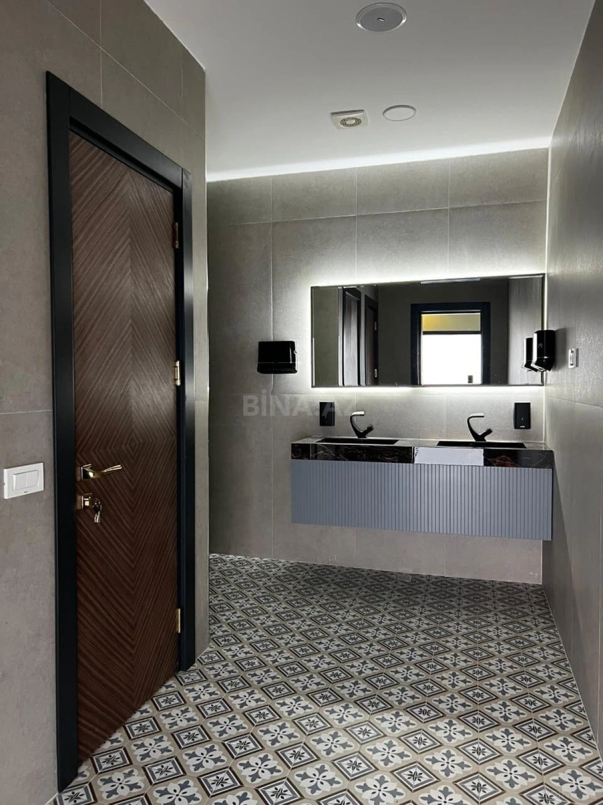 Kirayə verilir 2 otaqlı ofis 77.8 m²