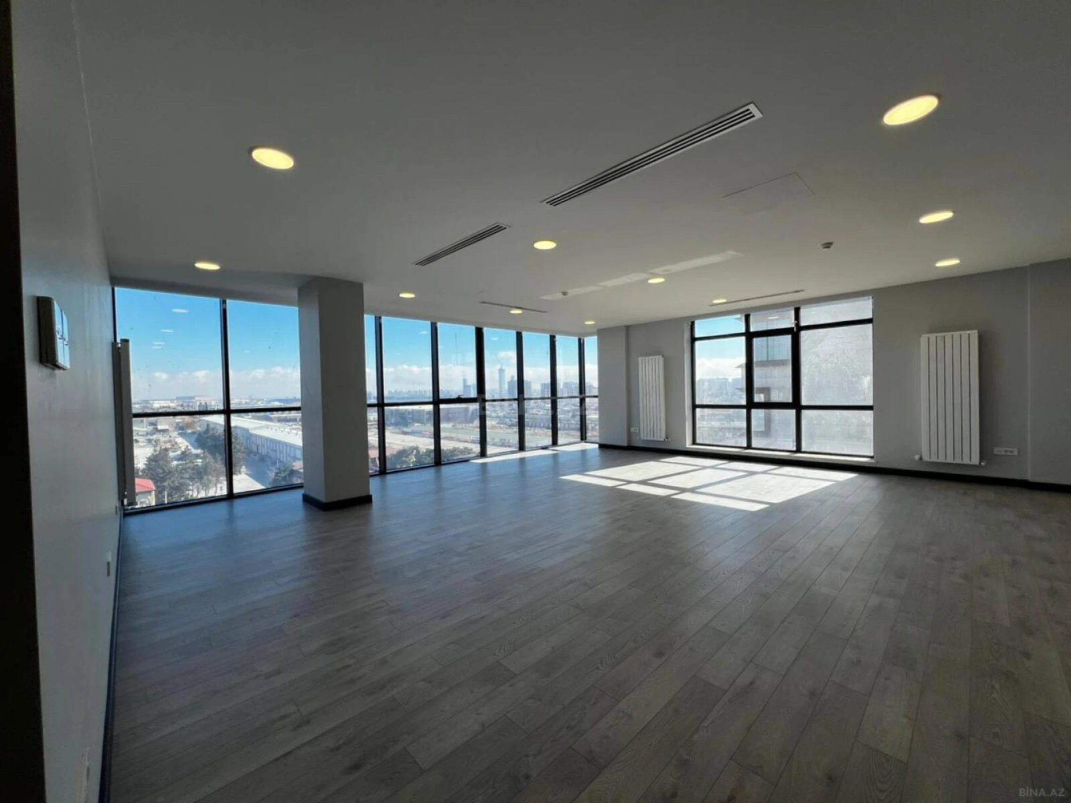 Kirayə verilir 2 otaqlı ofis 77.8 m²