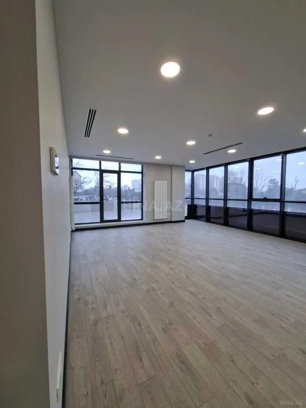 Kirayə verilir 2 otaqlı ofis 77.8 m²